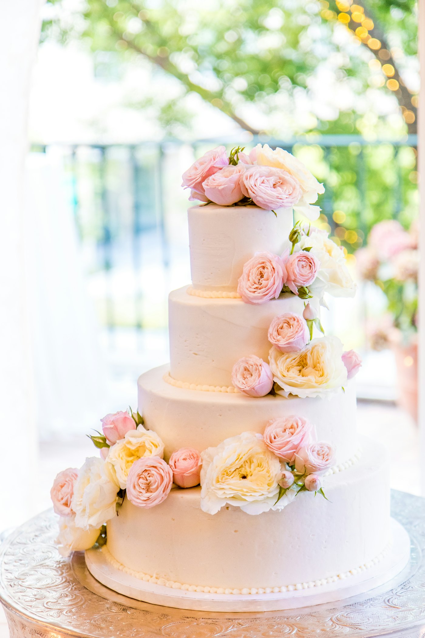 Mehrstöckige Hochzeitstorte
